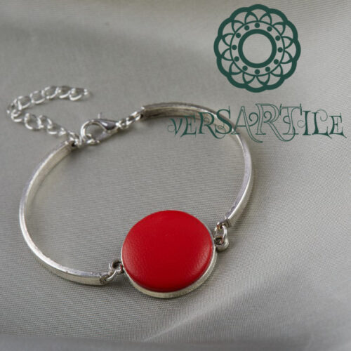 Élénk piros bőrbetétes csuklós karkötő