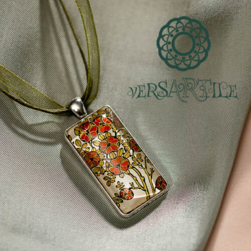 Stilizált virág-mintás nyakék