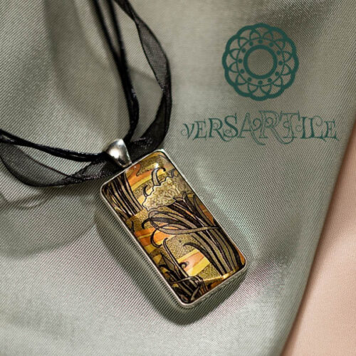 Stilizált virágmintás nyakék