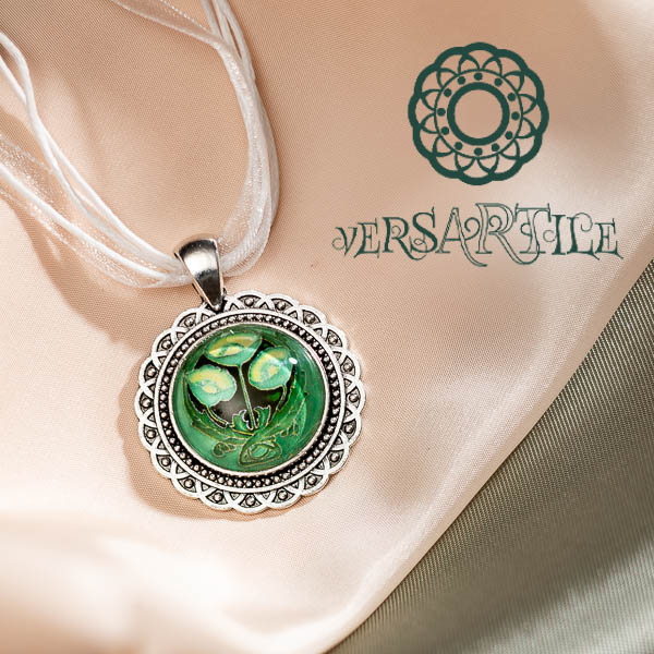 Stilizált virág-mintás nyakék