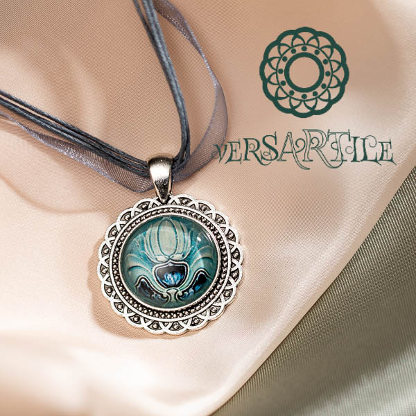 Stilizált virág-mintás nyakék