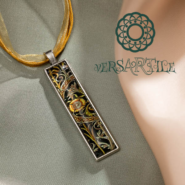 Indás-virágdíszes nyakék