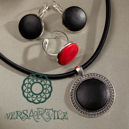 Vörös és fekete bőrbetétes ékszerszett