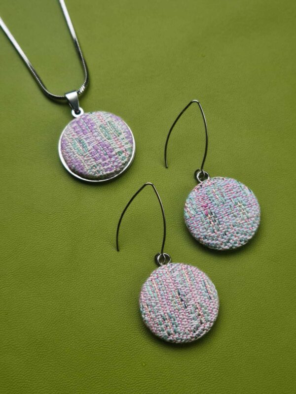 Tavasz hírnöke, kézi szőttes betétes nemesacél nyakék és fülbevaló