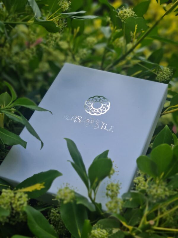 Fészek nyakék tenyésztett gyöngyökkel