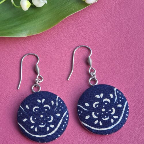 Kékfestő hullámos fülbevaló