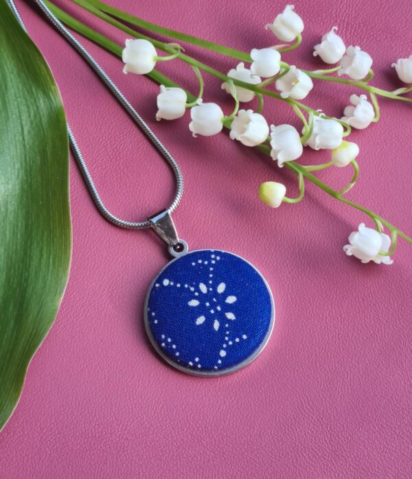 Kékfestő ágas-bogas nyakék