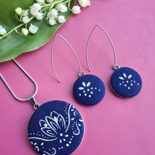 Kékfestő tulipános nyakék és fülbevaló